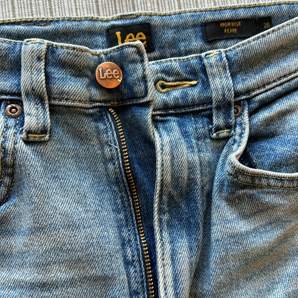 Lee high-rise flare stretch jeans, 26 waist - Picture 2 of 7